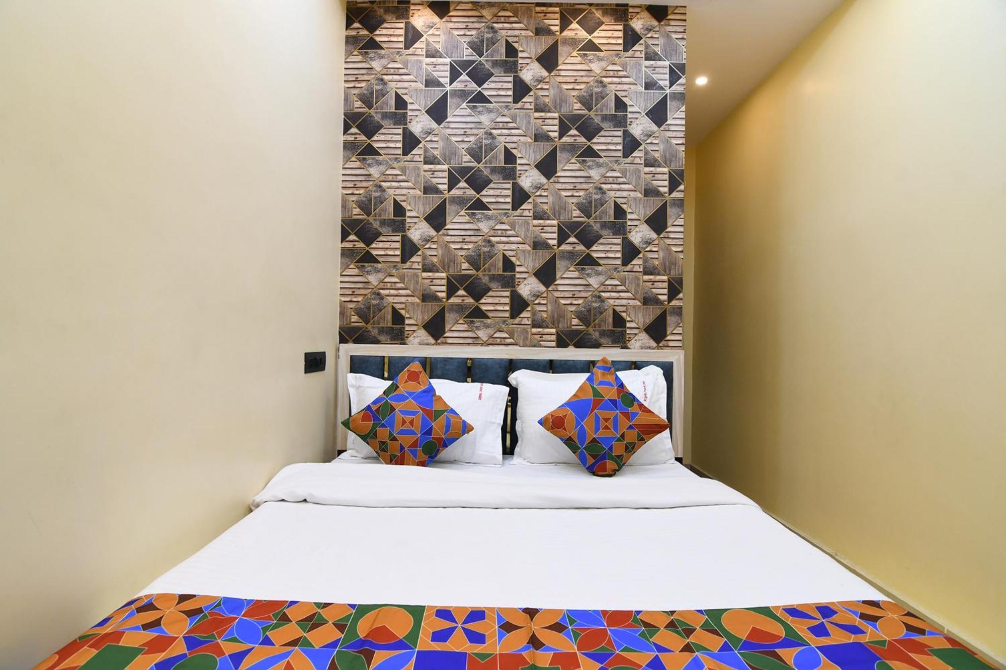 Fabhotel Royal Park Inn - Nr Eden Garden Stadium Kolkata Exterior photo