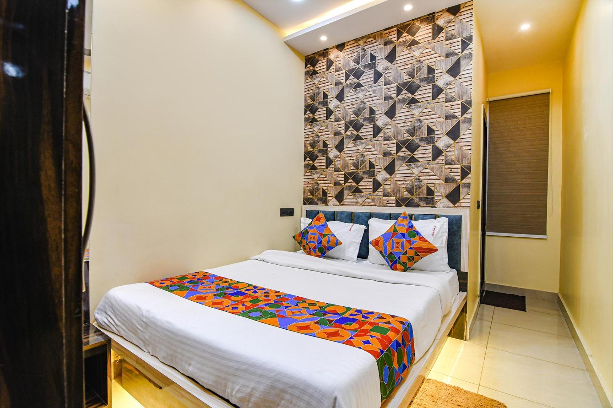 Fabhotel Royal Park Inn - Nr Eden Garden Stadium Kolkata Exterior photo